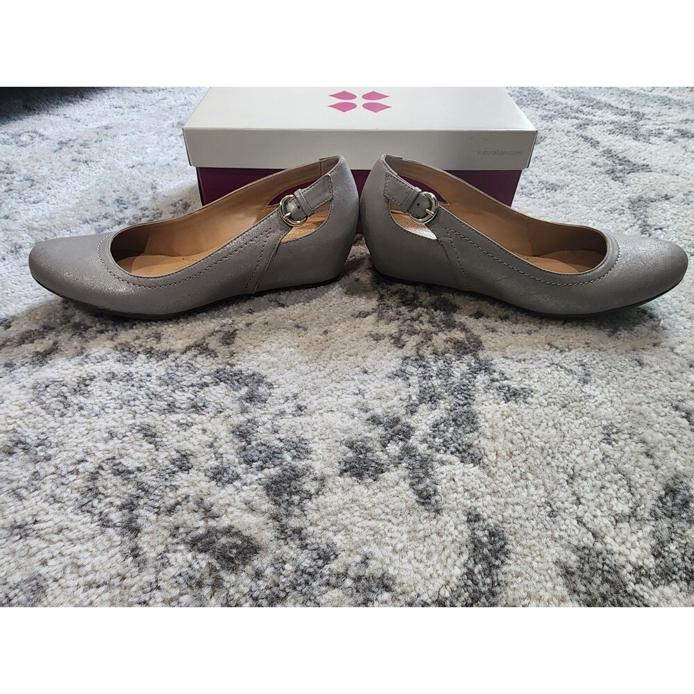 Naturalizer Nevis Silver Faux Leather Wedge Heel Pumps Womens Size 9.5M - Picture 2 of 8